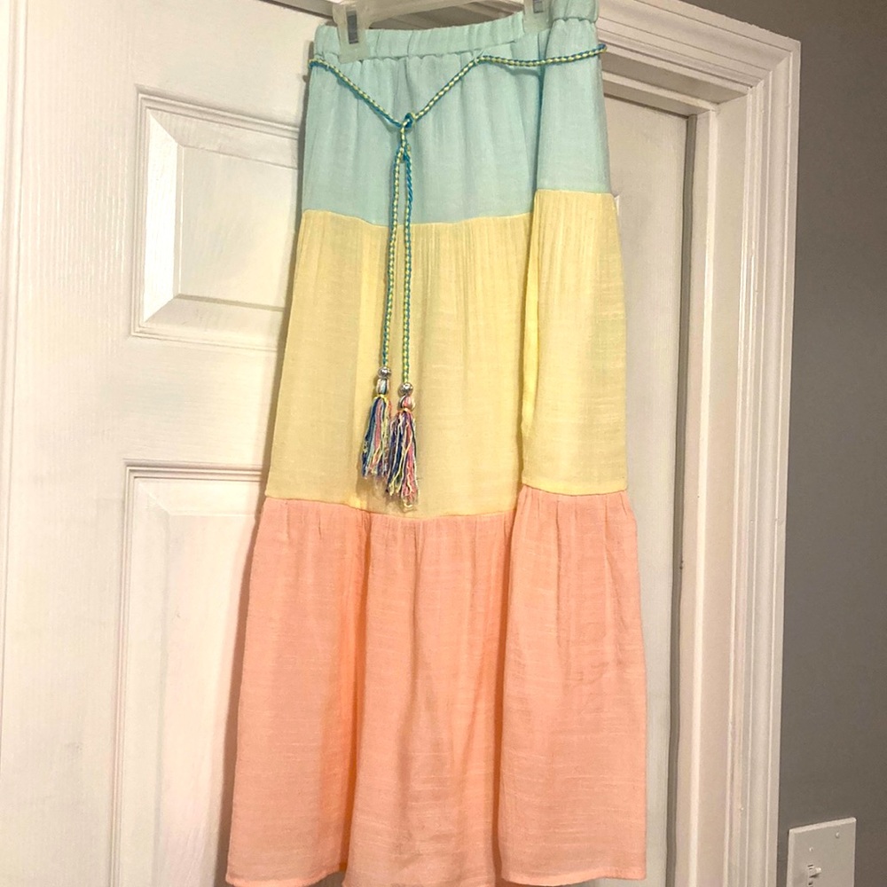 Girls long skirt size S 7-8 like new